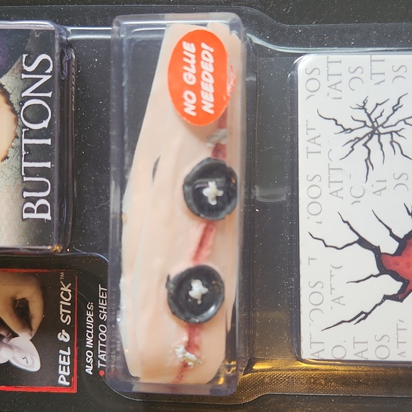 3D FX kit ☆ Buttons ☆ FX Blood ☆ no glue needed ☆ Brand New in pkg ☆ Halloween - Picture 5 of 13
